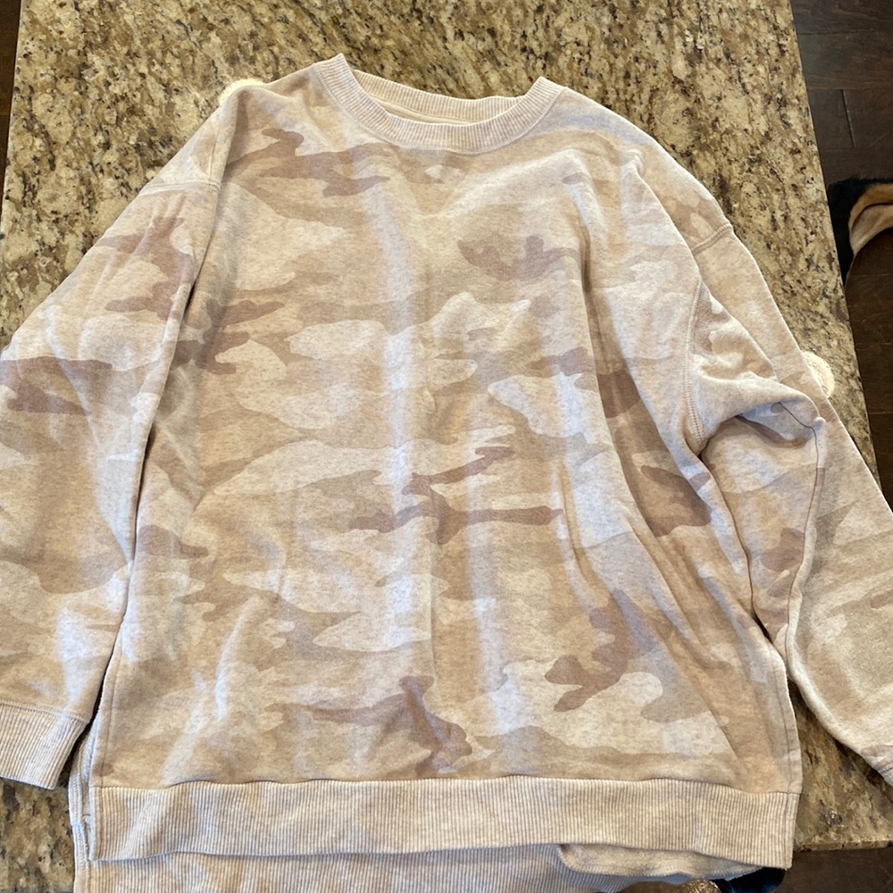 American eagle camo sweater